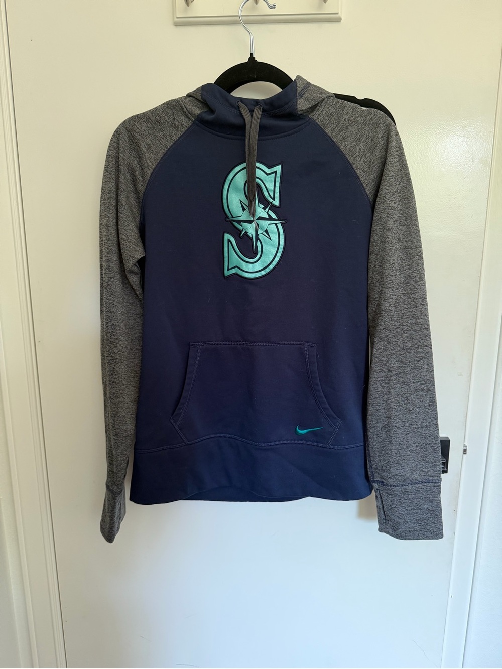 Nike Women's Navy Pullover Hoodie with Gray Sleeves and Teal Seattle 'S'